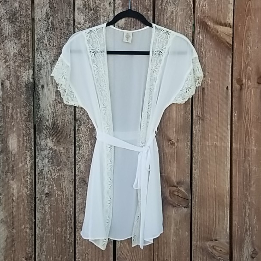 In Bloom By Jonquil White Lace Chiffon Robe